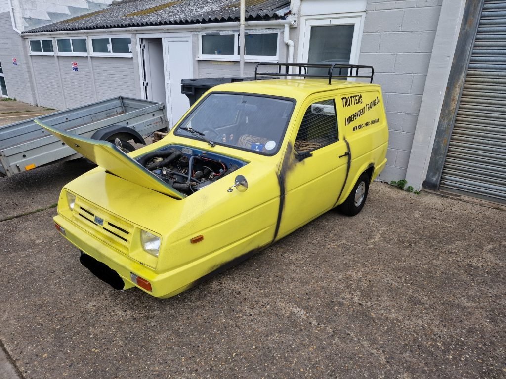 Classic Reliant Robin Yellow Trotters Independent Tuning